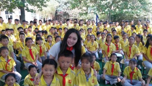 北京大兴：旅美博士把艺术带给农民工子弟学校