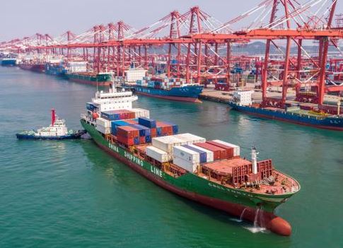 China's total foreign trade volume up 6.5% in July