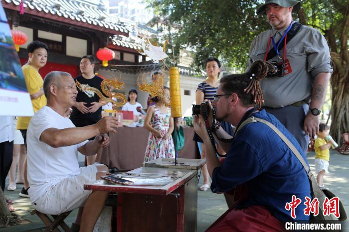 海内外知名摄影师走进四川隆昌 领略“中国石牌坊之乡”之美 　