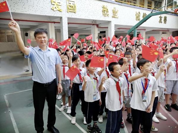 让每个学生都成为最好的自己“阳光” 特色教育尽显风采