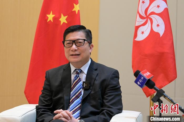 邓炳强：这是香港重生的时代，我充满期盼