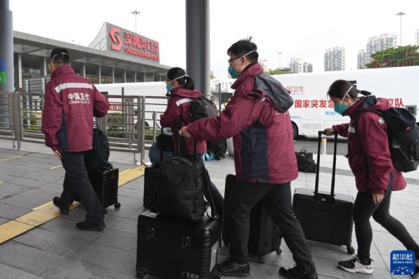 第二批内地专家赴港支援，重症专家组参与治疗