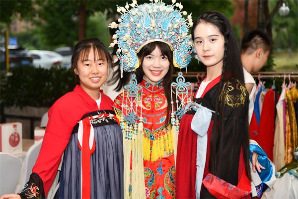 粤港澳大湾区青少年吉林边境行活动冀以新生代年轻化视角见证发展