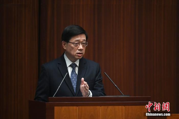 李家超赴香港立法会出席任内第三次行政长官答问会