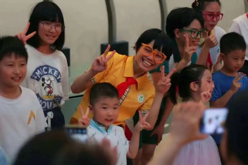 澳门儿童剧《捣蛋托管班》在福州上演