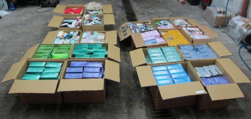 香港海关检获逾13万支疑似未完税加热烟 拘捕4人