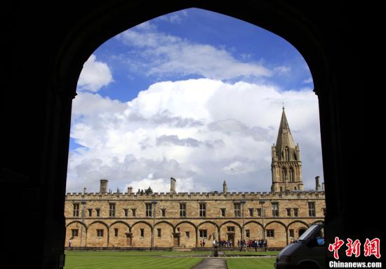 英国内政大臣呼吁放宽对国际学生的工作限制