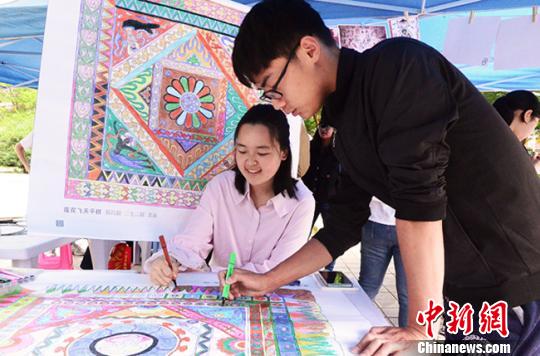 兰大学子创“共享壁画”体验活动 促青年关注文化遗产