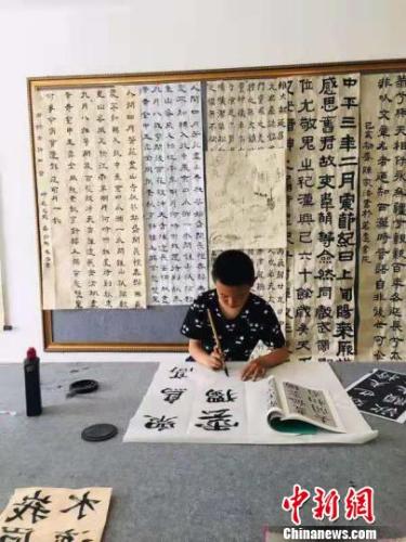 内蒙古11岁“小猪接生倌”：我只是做了力所能及的事