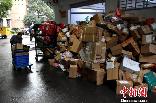 国家邮政局：预计“双十一”高峰期快件量将达28亿件
