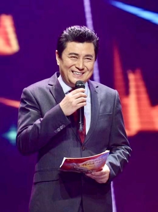 不懈耕耘积跬步 心无旁骛笃前行