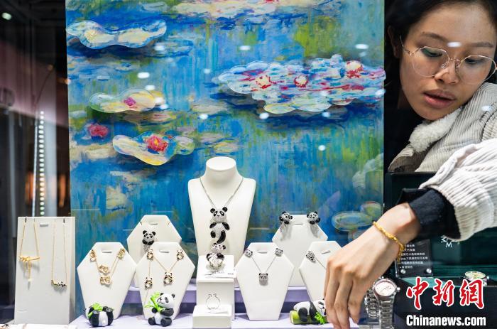 香港“珠宝双展”吸引全球逾8.2万名买家参与
