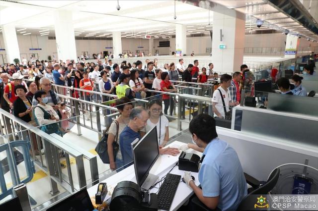 澳门各口岸出入境客流持续稳步增长